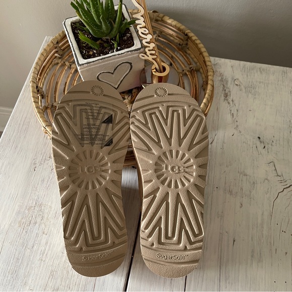 UGG Ultra Mini Classic Boot - Driftwood - Picture 9 of 12